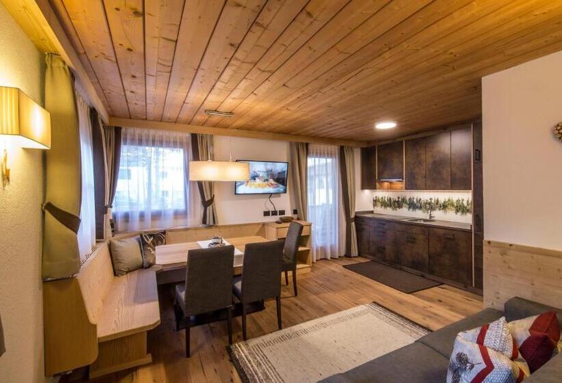 Апартаменты 3 Спальни, La Bercia Alpine Lodge & Spa
