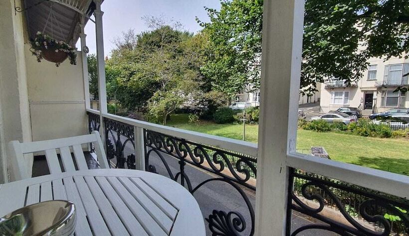 غرفة قياسية, Churchill Guest House