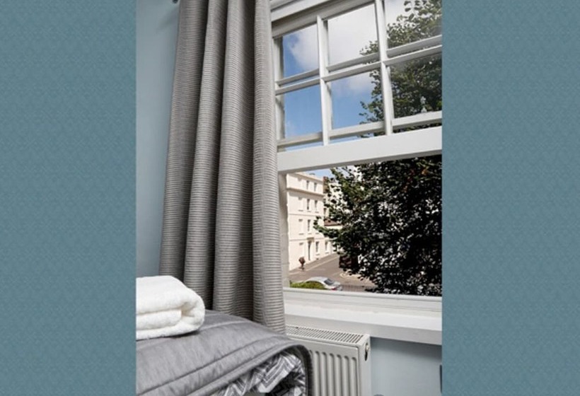 غرفة قياسية, Churchill Guest House