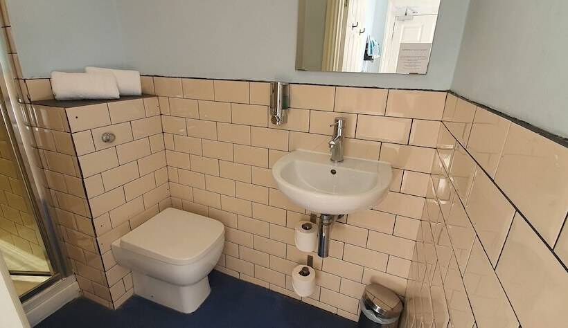 غرفة قياسية, Churchill Guest House