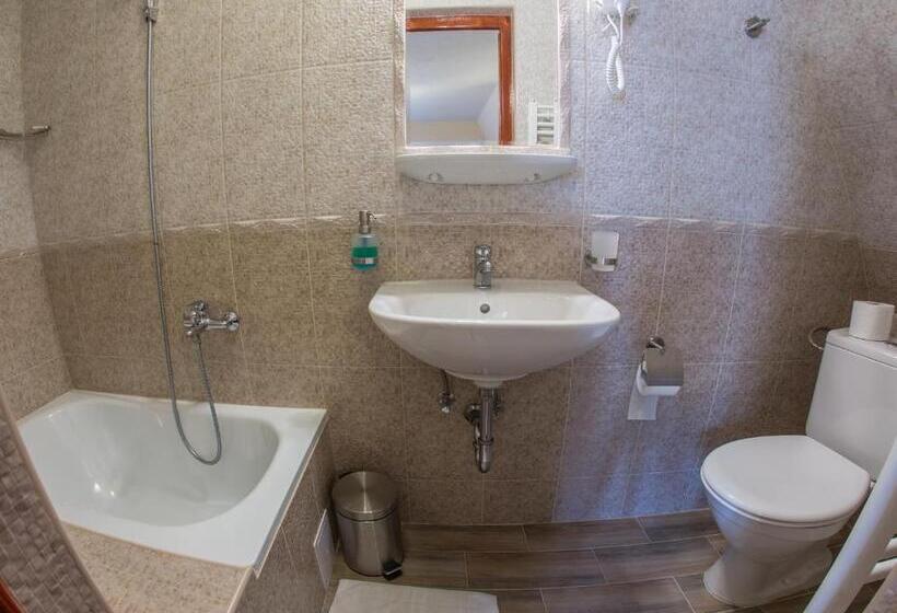 Chambre Quadruple Standard, Pension Centrum