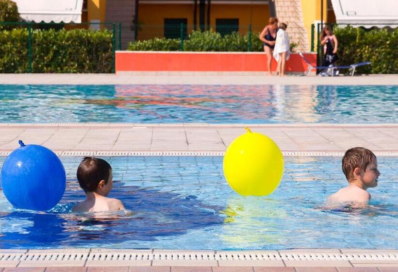 سوییت جونیور با چشم‌انداز استخر, Apartments Villaggio Dei Fiori Extra Luxury 4 Stars   Great Family Resort   Petz Friendly   With Hyp