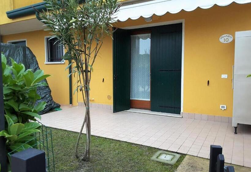 آپارتمان 1 خوابه, Apartments Villaggio Dei Fiori Extra Luxury 4 Stars   Great Family Resort   Petz Friendly   With Hyp