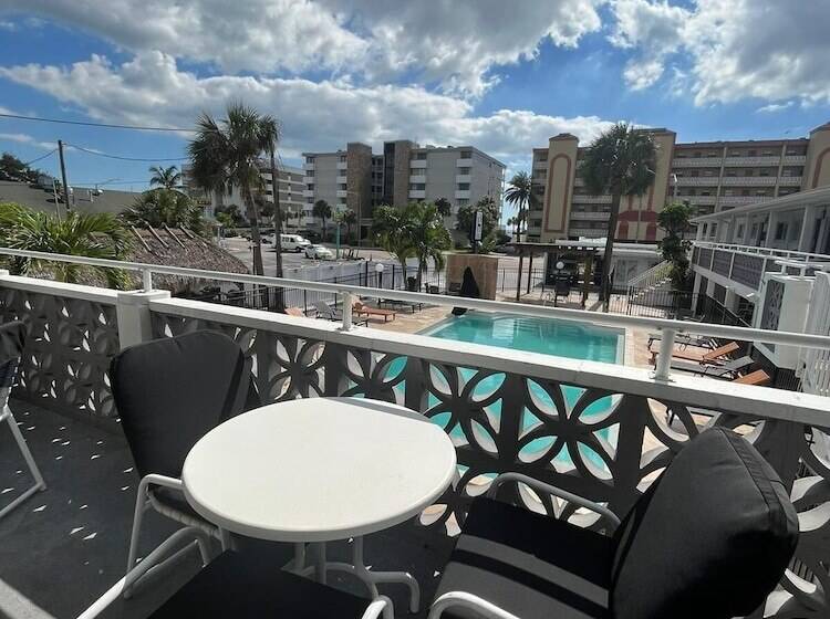 Номер Стандарт, Holiday Isles Resort