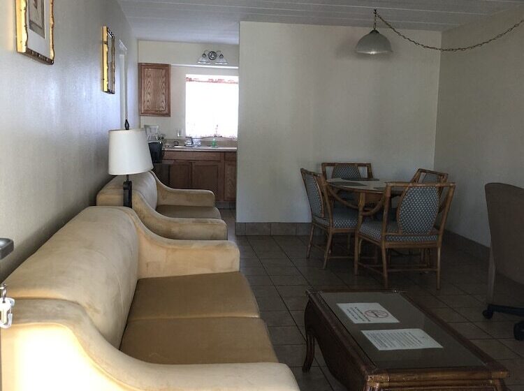 스위트, Holiday Isles Resort
