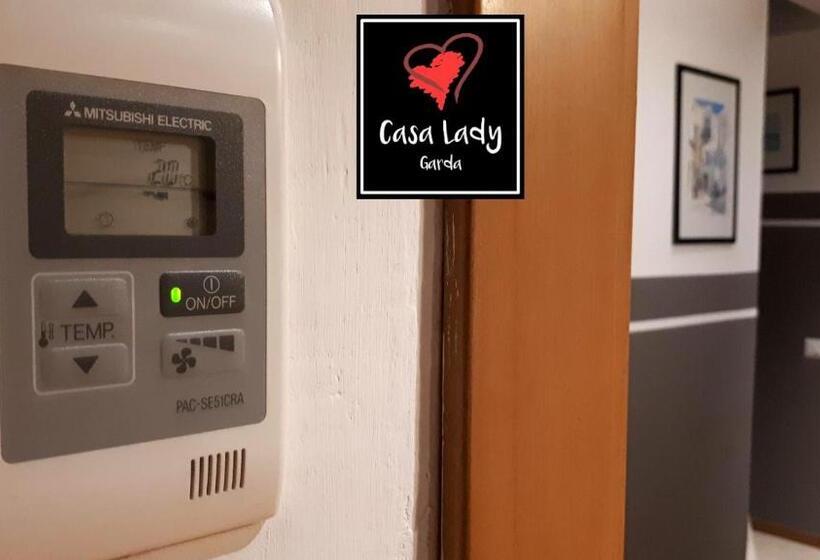 컴포트 룸, Casa Lady