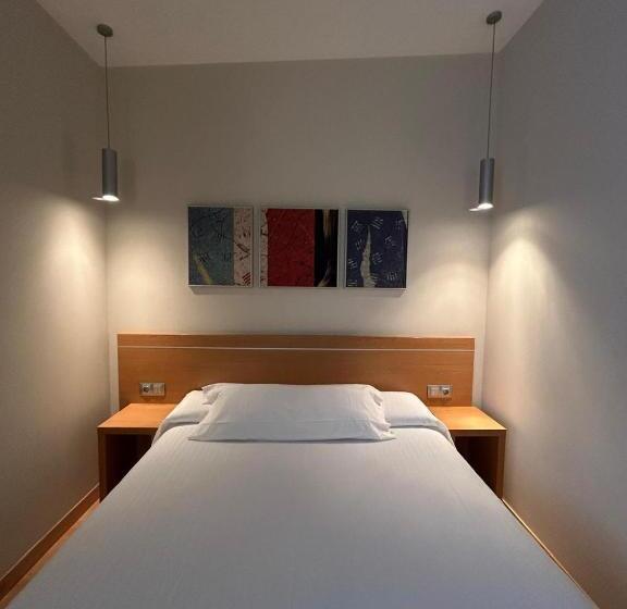 Номер Стандарт, Hostal Aralar