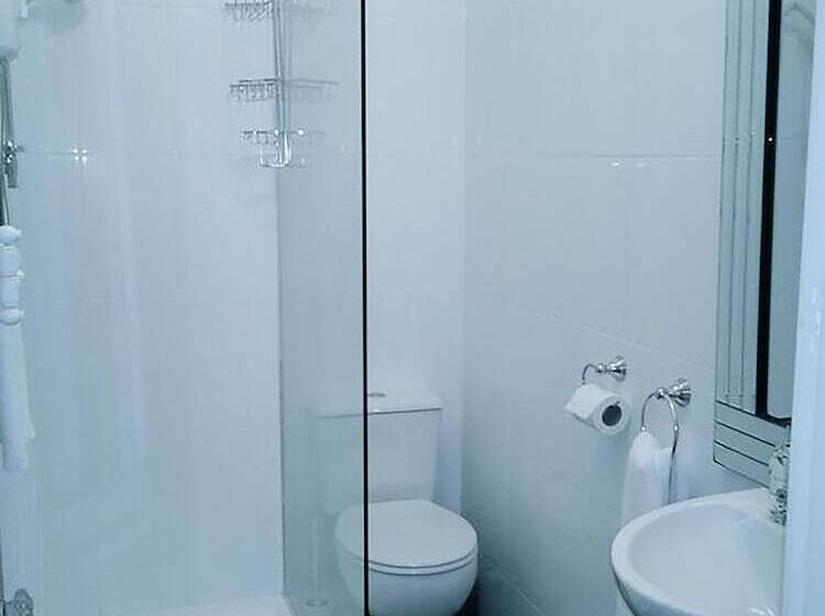 Номер Стандарт, Cornerstones Guest House