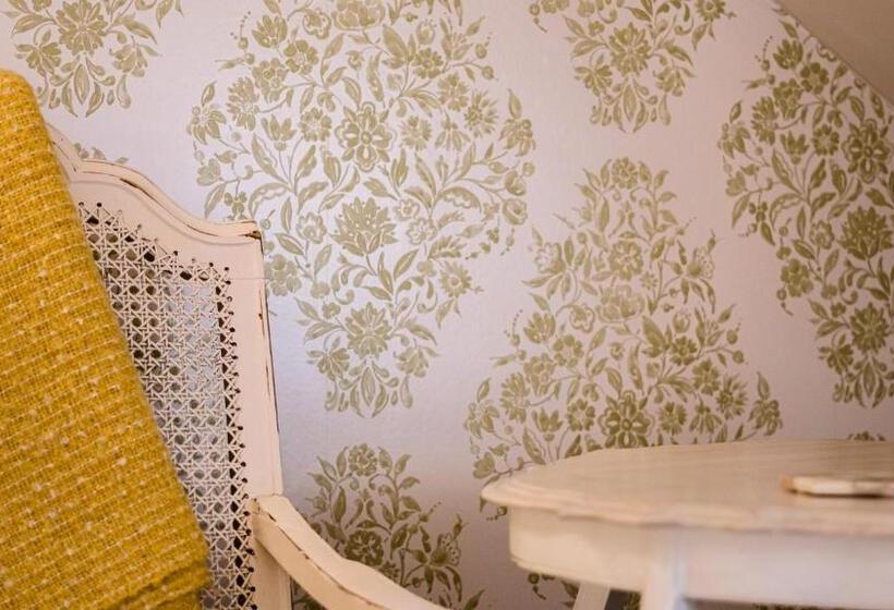 Номер Стандарт, Trefoil Guest House