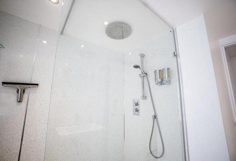 Номер Deluxe Кровать Кинг, Trefoil Guest House