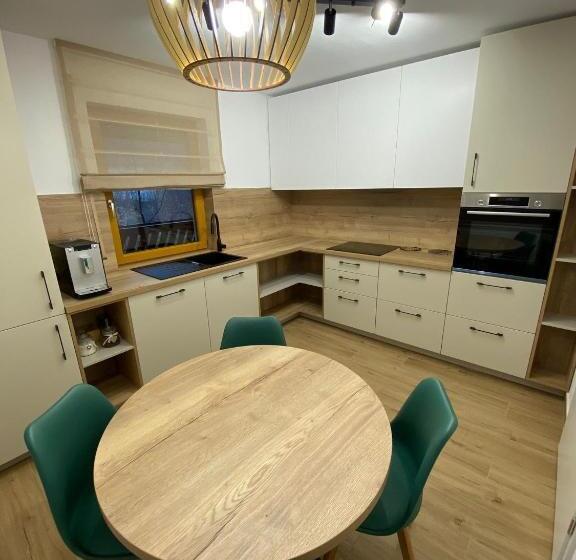 침실 3개 아파트, Pintea Chalet