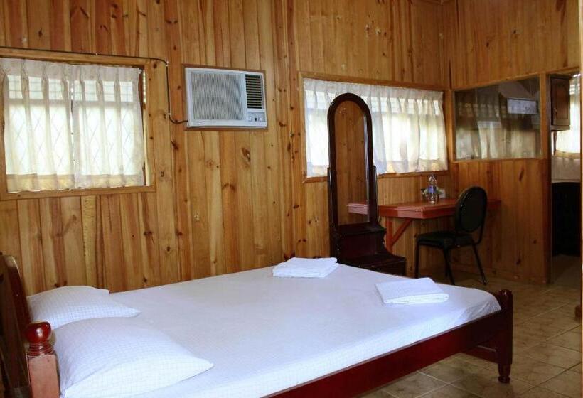 Quarto Economy, Green Land Guest House