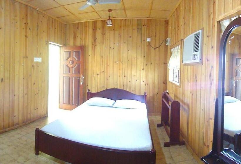 Quarto Economy, Green Land Guest House