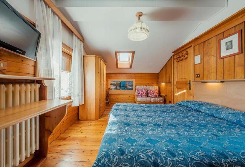 1 Bedroom Penthouse Apartment, Locanda Montana