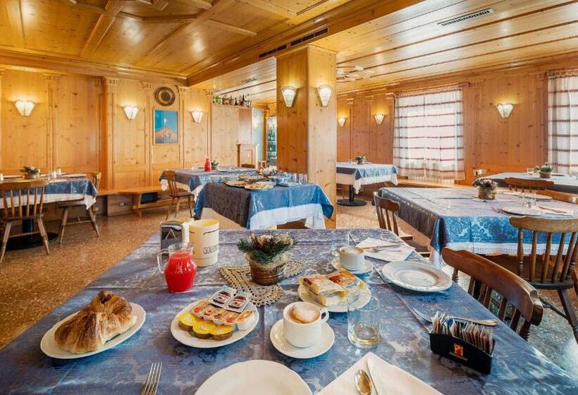 اتاق استاندارد با بالکن, Locanda Montana