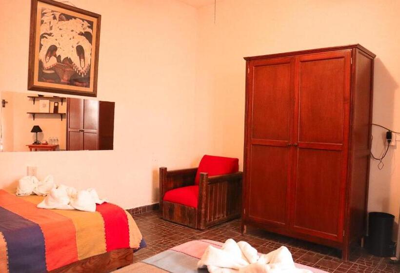 اتاق ساده سه‌ نفره, Posada Don Mario