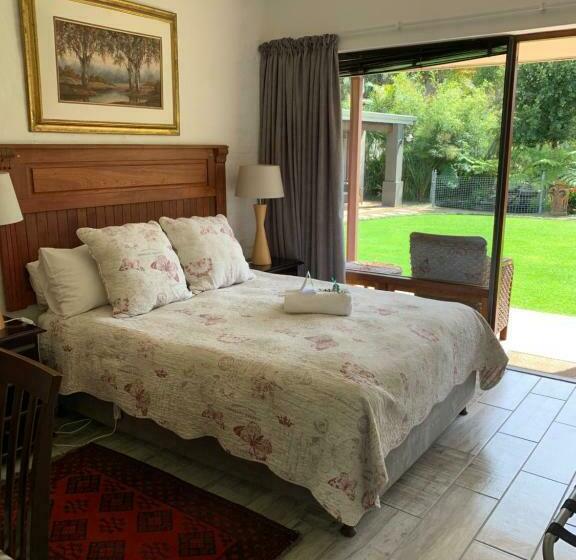 اتاق استاندارد, Mountain Dew Guest House