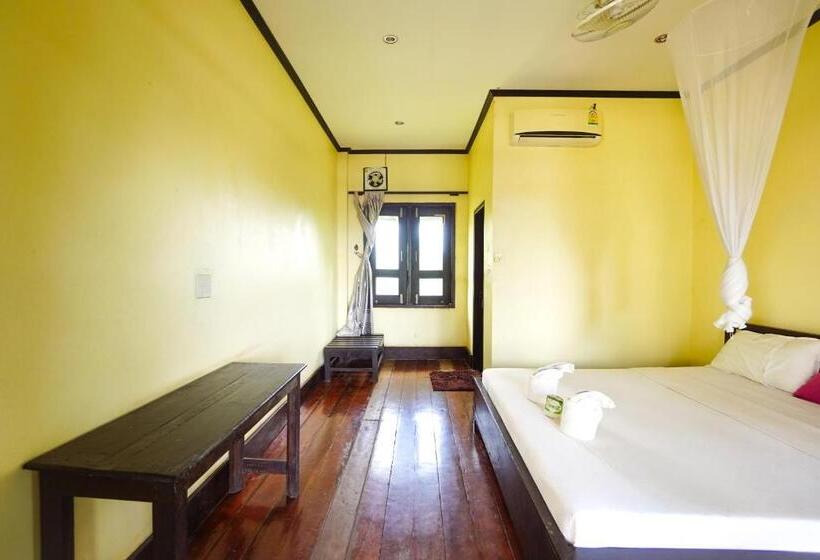 اتاق استاندارد با بالکن, Mr Tho S Bungalows