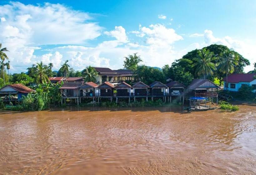 اتاق استاندارد با چشم‌انداز رودخانه, Mr Tho S Bungalows