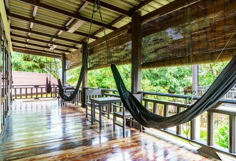 اتاق استاندارد با بالکن, Mr Tho S Bungalows