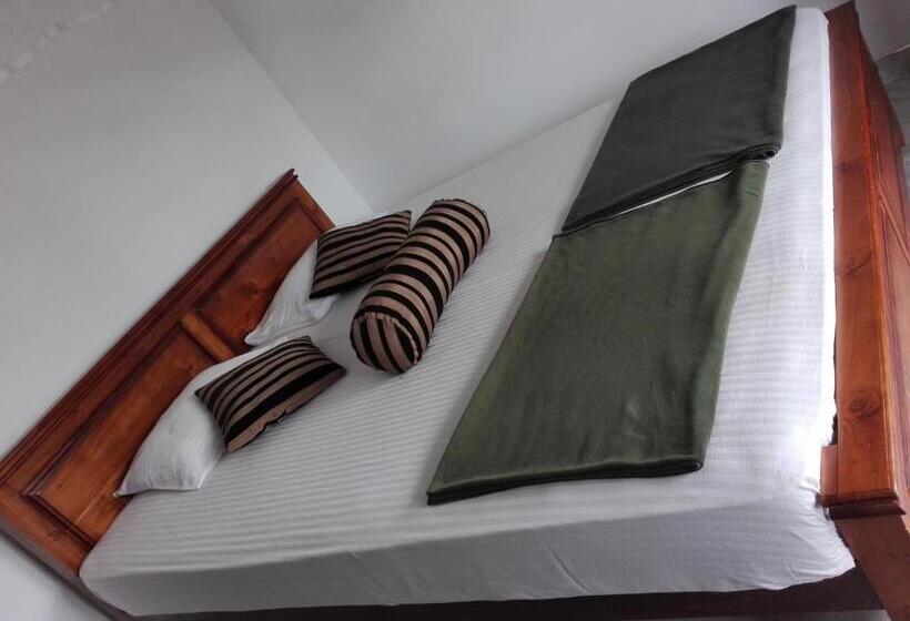 Quarto Superior Cama King, The Rock Face