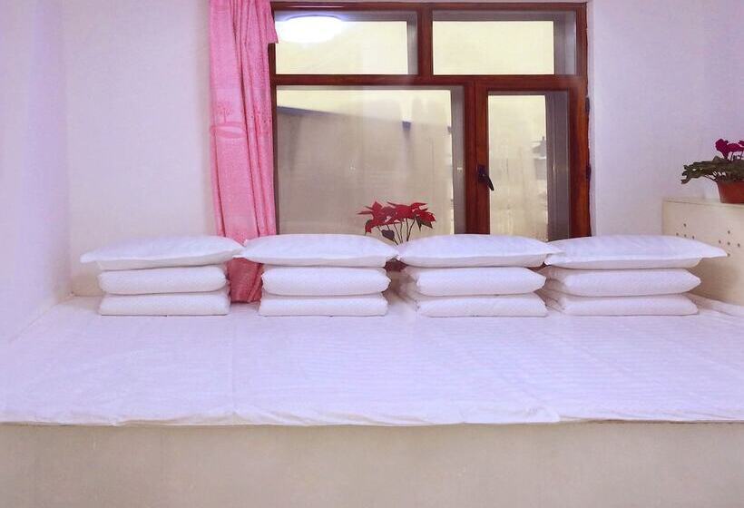 חדר סטנדרט לארבעה, Rime Island Manzhaosongju Inn