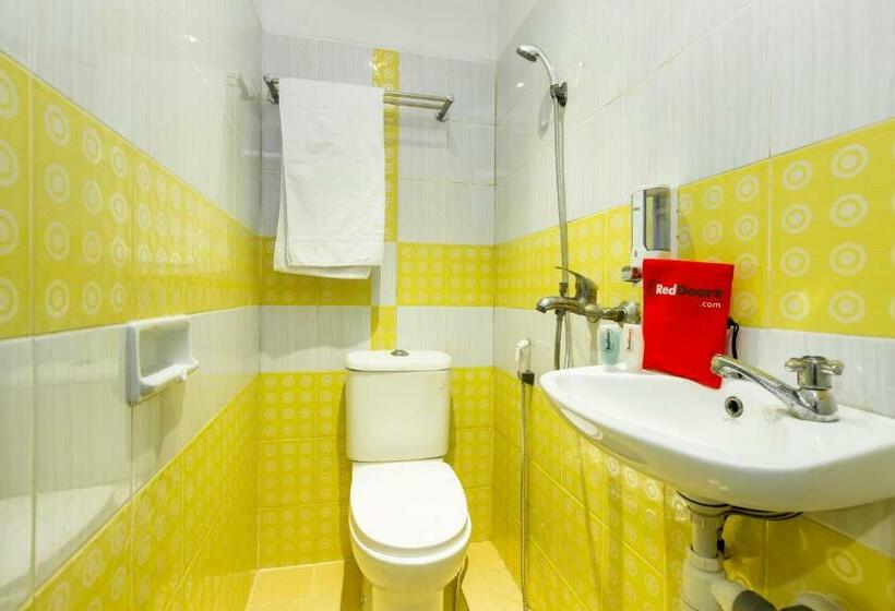 Номер Стандарт, Reddoorz Near Gajah Mada Plaza 2