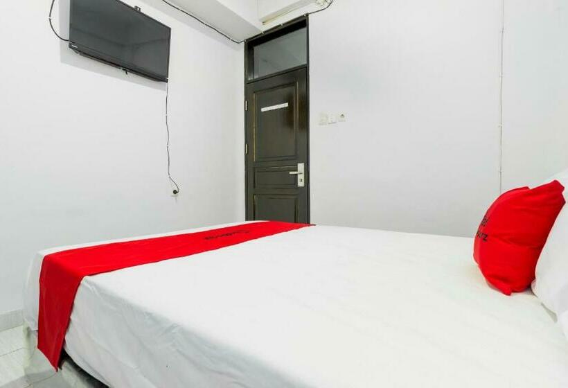 Номер Economy, Reddoorz Near Gajah Mada Plaza 2