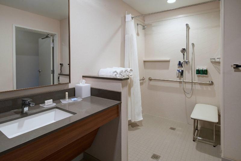 스위트 킹사이즈 침대, Fairfield Inn & Suites By Marriott Midland