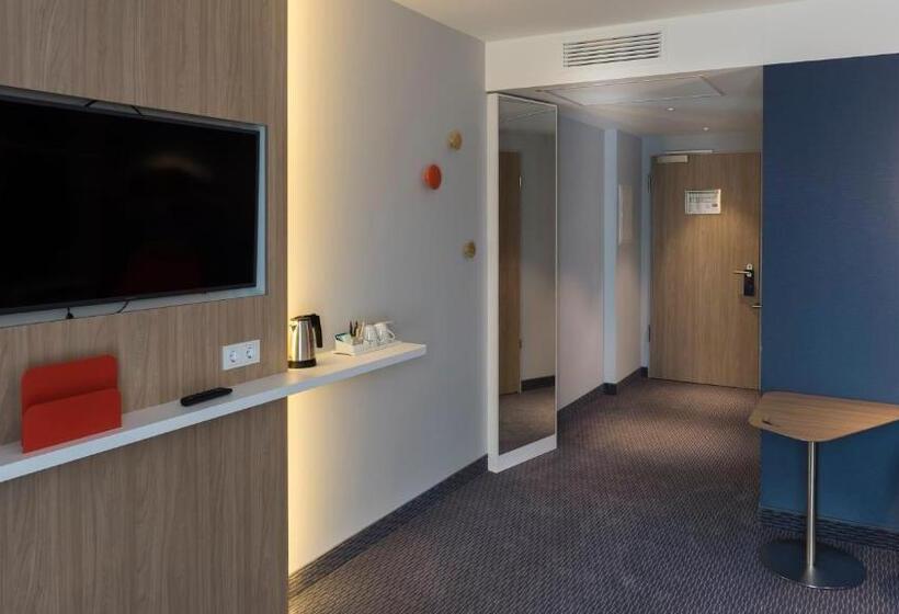 장애인을 위한 스탠다드 룸, Holiday Inn Express   Wiesbaden, An Ihg