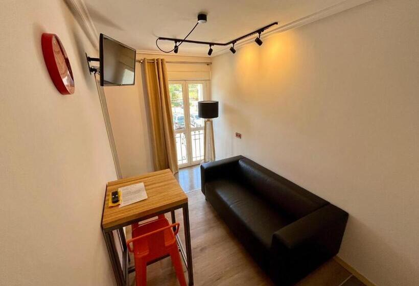 스위트, Lotila Flats Hostal Rio Caudal