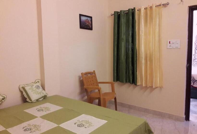 Quarto Economy, Mother Hostel