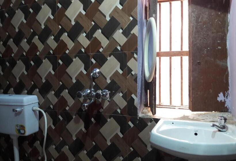 Quarto Familiar, Mother Hostel