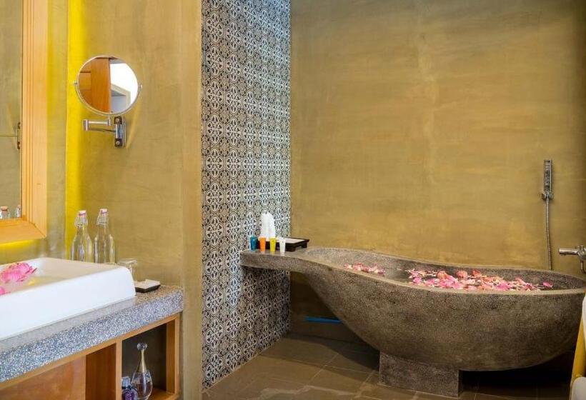 小室, Grand Venus La Residence