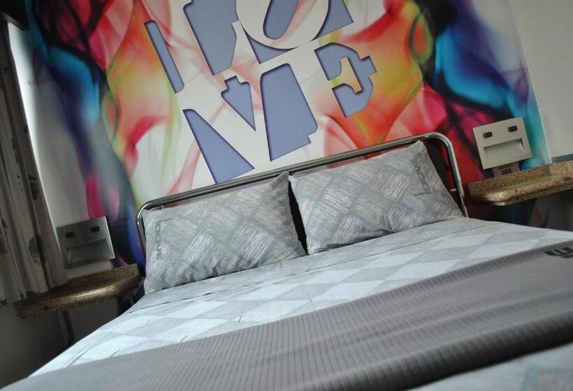 キングサイズベッドのスーペリアルーム, Loove Hotel   Adults Only