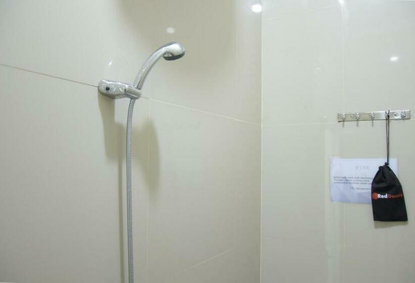 Семейный Номер Deluxe, Reddoorz Near Gor Satria Purwokerto