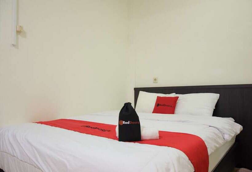 Номер Deluxe, Reddoorz Near Gor Satria Purwokerto