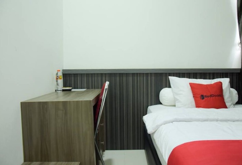 Семейный Номер Deluxe, Reddoorz Near Gor Satria Purwokerto
