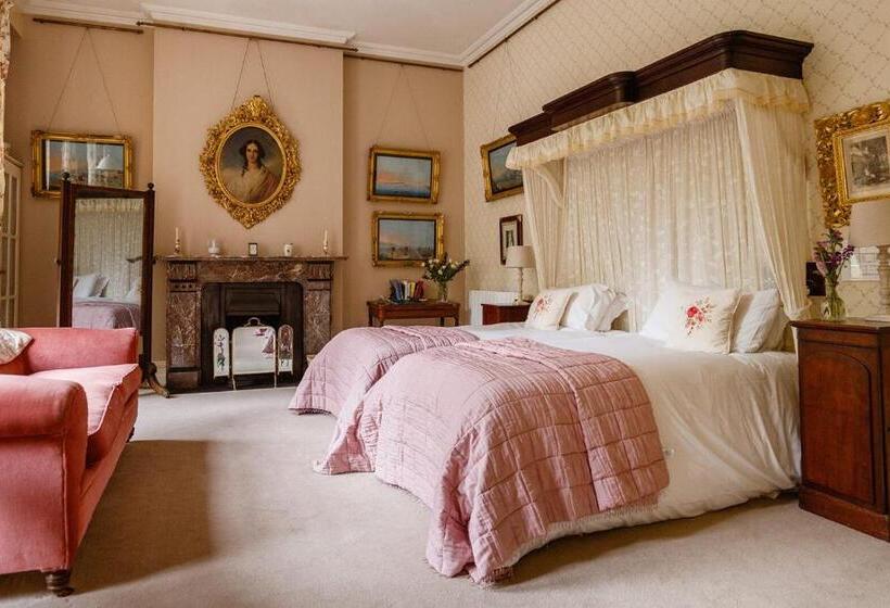 Basic Room, Clonalis House   Guesthouse