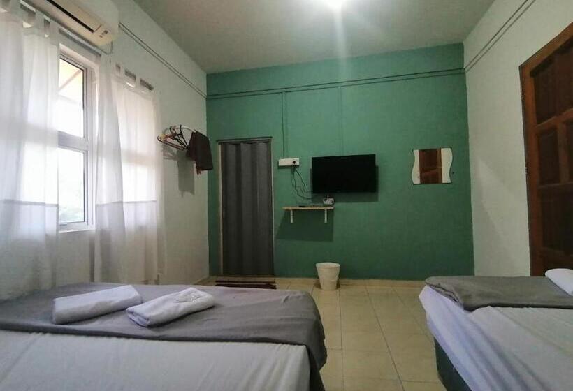 Номер Стандарт Трехместный, Fbs Inn Dungun