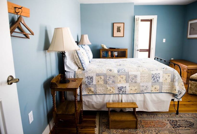 Номер Deluxe с Балконом, Hopkins Ordinary Bed, Breakfast And Ale Works