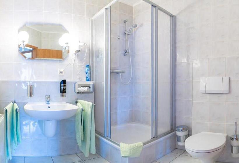 Семейный Номер Вид на Сад, Landhotel Biberburg