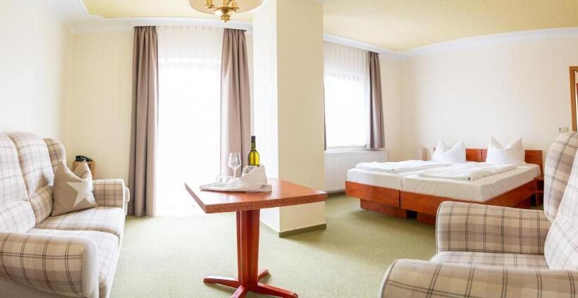 Люкс с Балконом, Landhotel Biberburg