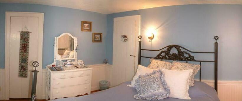 Номер Стандарт, Truman Gillet House B & B
