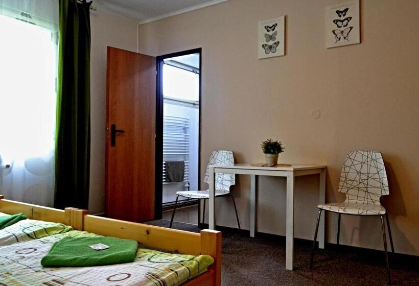 Номер Стандарт, Hostel U Sv. štěpána