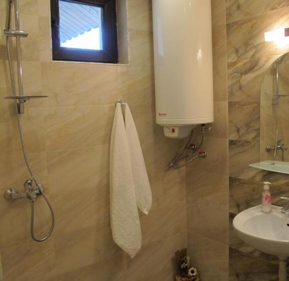 エコノミールーム, Guest House & Bistro Lefterova