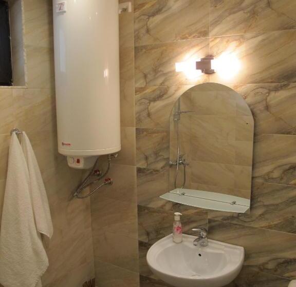 Номер Economy, Guest House & Bistro Lefterova