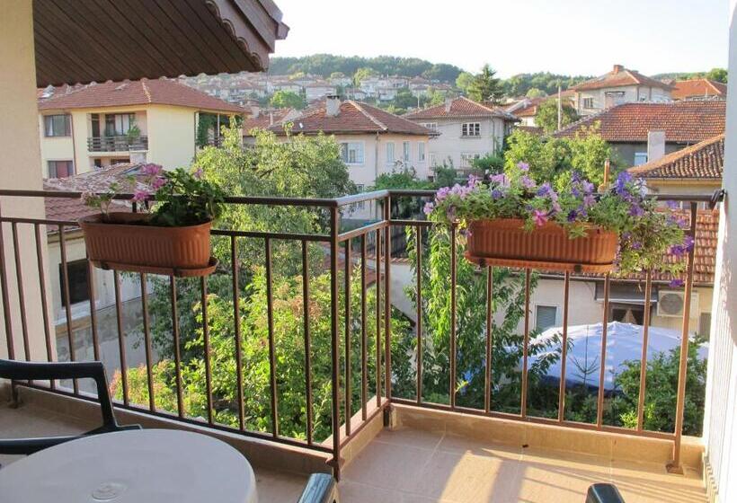 Номер Economy, Guest House & Bistro Lefterova