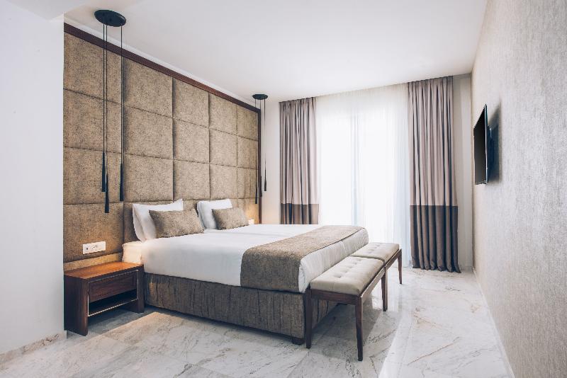 اتاق استاندارد با چشم‌انداز دریا, Iberostar Waves Slavija