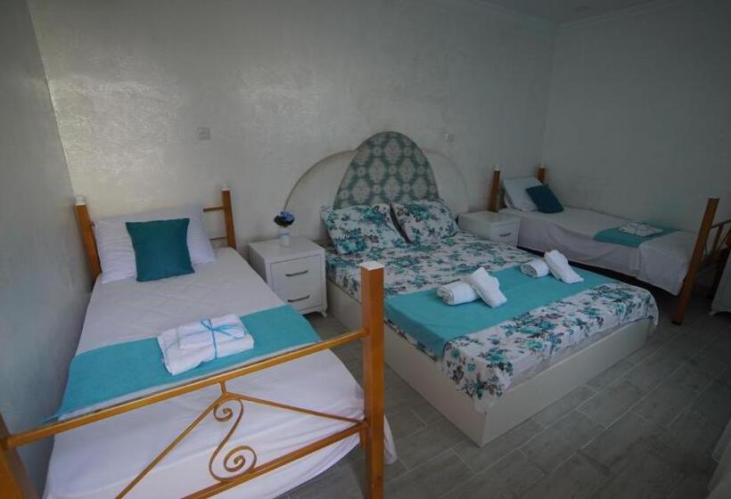 اتاق استاندارد چهار تخته, Nikas Guest House